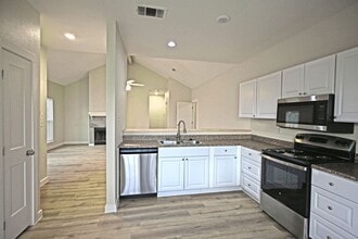 772 Vista Pkwy in New Braunfels, TX - Building Photo - Building Photo