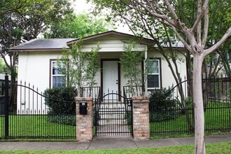415 Kendall St in San Antonio, TX - Building Photo - Building Photo