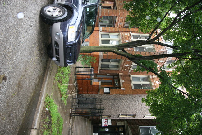 2319 W Haddon Ave in Chicago, IL - Building Photo - Building Photo