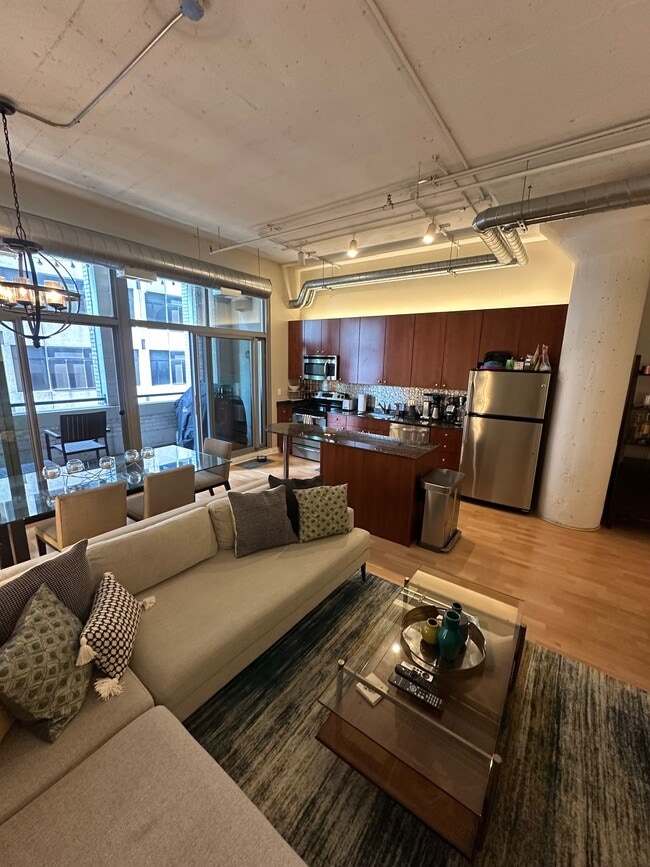 565 W Quincy St, Unit 604 in Chicago, IL - Building Photo - Building Photo