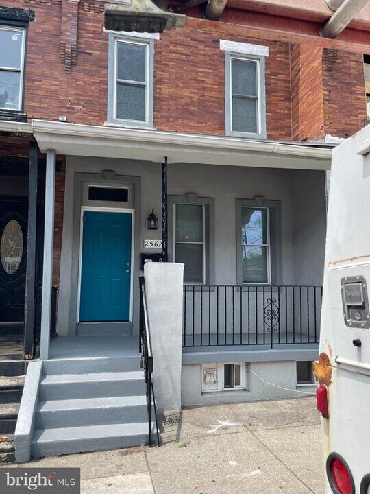 2562 N 31st St in Philadelphia, PA - Building Photo