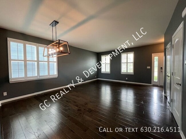 846 Harwood Ave in South Elgin, IL - Foto de edificio - Building Photo