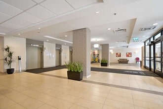 5740 Boul Cavendish in Côte-St-Luc, QC - Building Photo - Building Photo