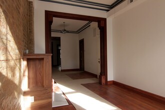 1510 W Thomas St, Unit J00W in Chicago, IL - Building Photo - Building Photo