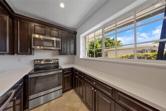 7528 Buccaneer Ave in North Bay Village, FL - Foto de edificio - Building Photo