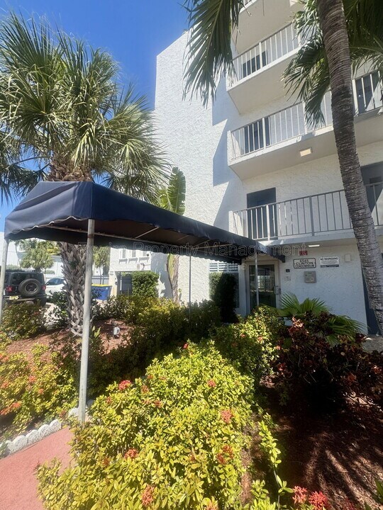 6545 Indian Creek Dr in Miami Beach, FL - Building Photo