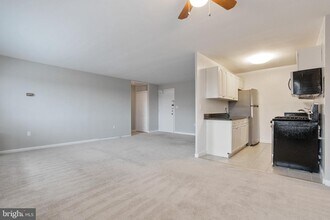 1200 S Arlington Ridge Rd-Unit -705 in Arlington, VA - Building Photo - Building Photo