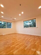 15975 Cerro Vista Dr, Unit 2 in Los Gatos, CA - Building Photo - Building Photo