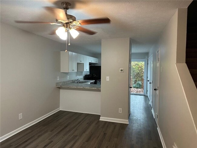 5144 Spring St in Flowery Branch, GA - Building Photo - Building Photo