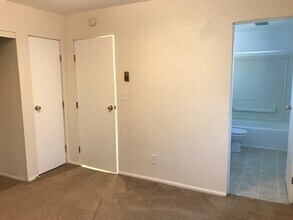 341 SE 81st Ave, Unit 341 in Portland, OR - Building Photo - Building Photo