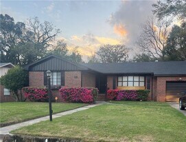 469 Creek Cir Dr W in Mobile, AL - Building Photo