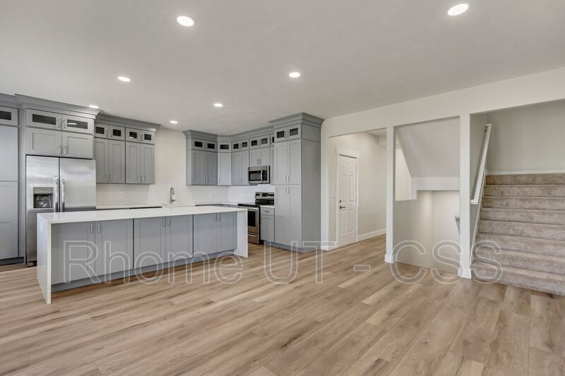 105 Chandlerpoint Way in Draper, UT - Building Photo