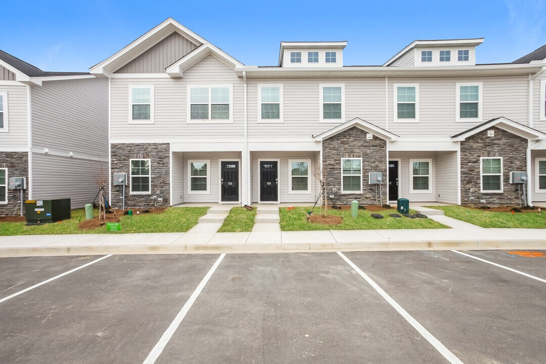 704 Duck Grv Wy in Columbia, SC - Building Photo