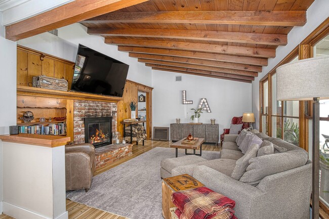 22140 Ybarra Rd in Los Angeles, CA - Building Photo - Building Photo