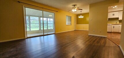 682 Midway Dr, Unit 682 B in Ocala, FL - Building Photo - Building Photo