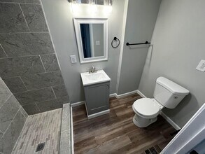 385 S Burgess Ave in Columbus, OH - Building Photo - Building Photo