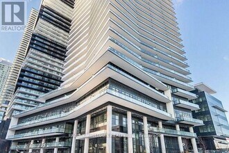 38-3638 Annie Craig Dr in Toronto, ON - Building Photo - Building Photo