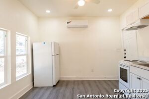 1034 Hammond Ave in San Antonio, TX - Building Photo - Building Photo