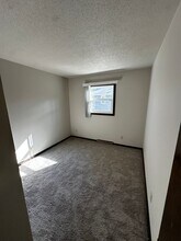 2820-2822 Beverly Hills Dr in Eau Claire, WI - Building Photo - Building Photo