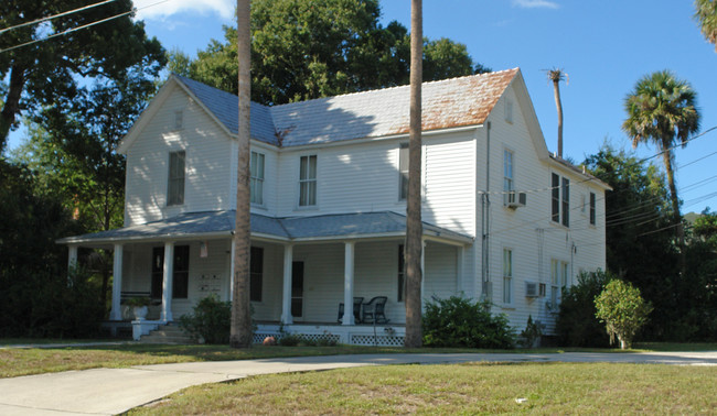 135 W Ohio Ave in DeLand, FL - Foto de edificio - Building Photo