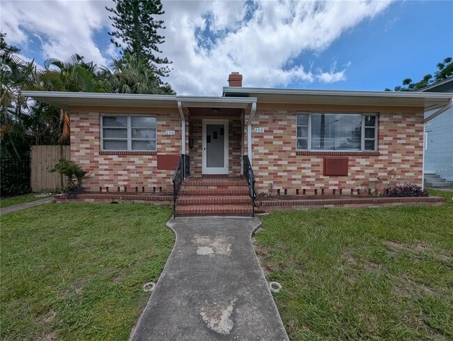property at 206 12th Ave N