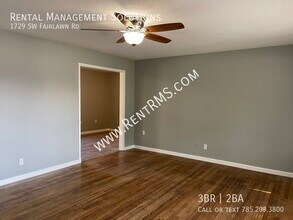 1729 SW Fairlawn Rd in Topeka, KS - Building Photo - Building Photo