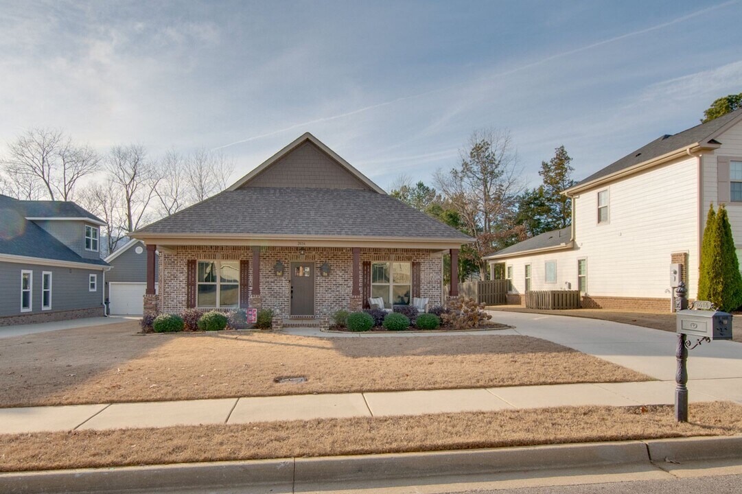 2614 Mountain Stream Way SE in Owens Cross Roads, AL - Foto de edificio