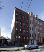 126 Adams St in Hoboken, NJ - Building Photo