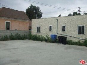 6946 Simpson Ave in Los Angeles, CA - Building Photo - Building Photo