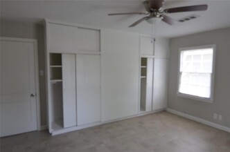 5039 Dickens Rd in Houston, TX - Building Photo - Building Photo