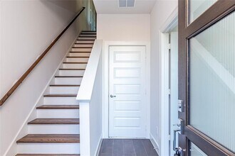 310 Jensen Dr in Houston, TX - Building Photo - Building Photo