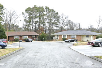 Townehills Apartments in Hixson, TN - Building Photo - Building Photo