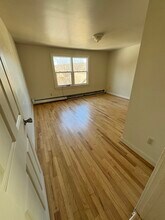 49 Summer St, Unit 2 in Rutland, VT - Foto de edificio - Building Photo