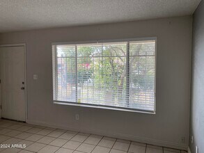 8333 W Roma Ave in Phoenix, AZ - Building Photo - Building Photo