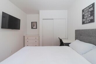 322 E 93rd St in New York, NY - Building Photo - Building Photo