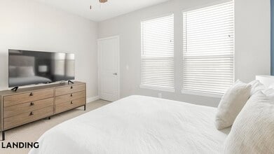 729 Junction Dr, Unit A352 in Allen, TX - Foto de edificio - Building Photo