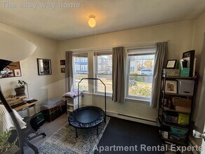 23-25 Bonner Ave Unit #1, Unit #1 in Medford, MA - Foto de edificio - Building Photo