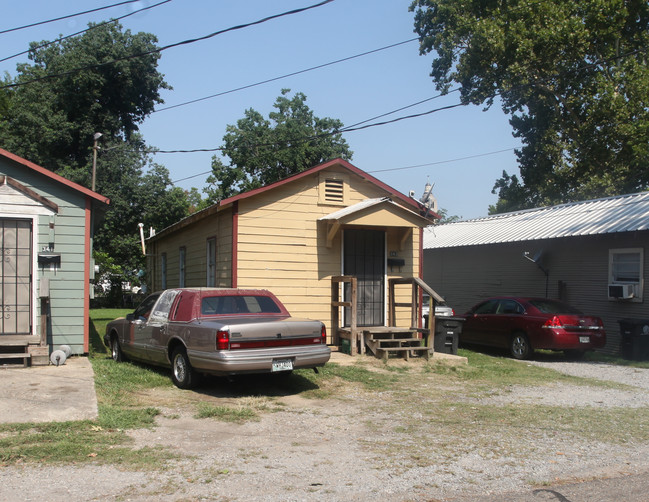 325-345 N 24th St in Baton Rouge, LA - Building Photo - Building Photo