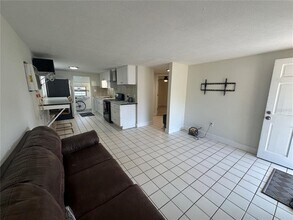 918 E 121st Ave in Tampa, FL - Building Photo - Building Photo
