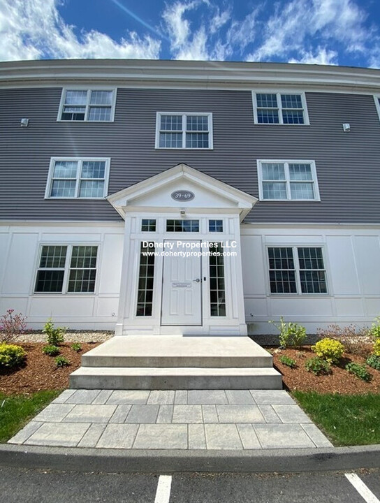 67 Saunders St in North Andover, MA - Foto de edificio