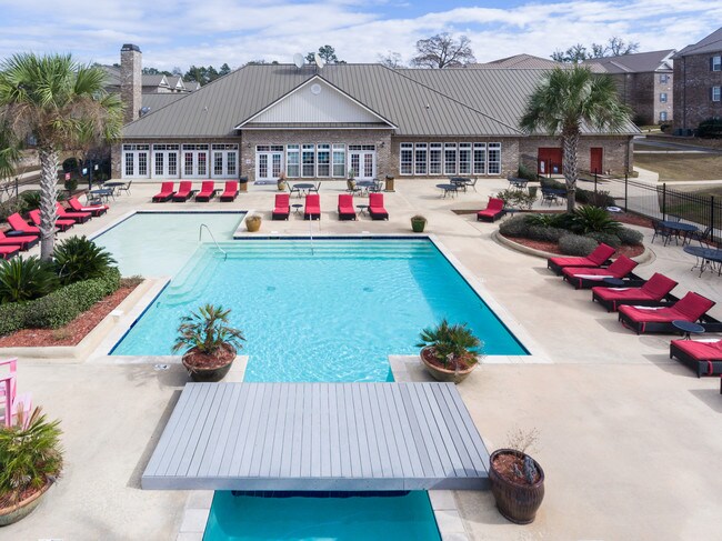 The Grove at Mobile - Student Apartments in Mobile, AL - Foto de edificio - Building Photo