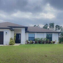 2811 25th St SW in Lehigh Acres, FL - Building Photo - Building Photo