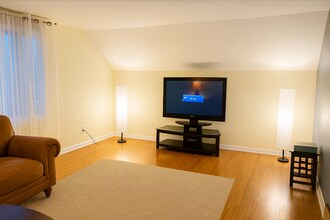 28 Poinciana Pkwy in Cheektowaga, NY - Building Photo - Building Photo