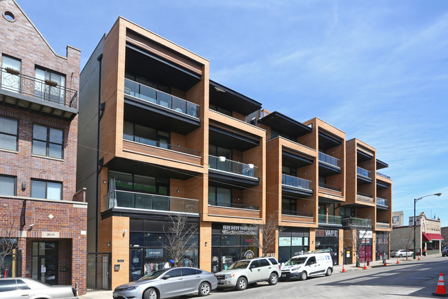 2489-2501 N Milwaukee Ave in Chicago, IL - Building Photo - Building Photo