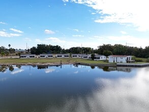 1221 W Pierce St, Unit 1221 in Lake Alfred, FL - Building Photo - Building Photo