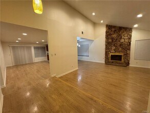 10038 Independence Ave in Los Angeles, CA - Building Photo - Building Photo