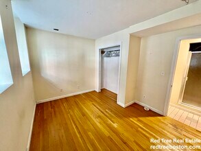 108 Myrtle St, Unit A in Boston, MA - Building Photo - Building Photo