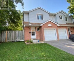 31 Parkview Dr in Orangeville, ON - Building Photo
