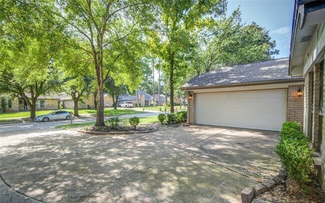 15530 Lago Villa Dr in Tomball, TX - Building Photo - Building Photo