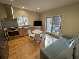 26 Colony Rd, Unit Furnished apartment in Lexington in Lexington, MA - Building Photo